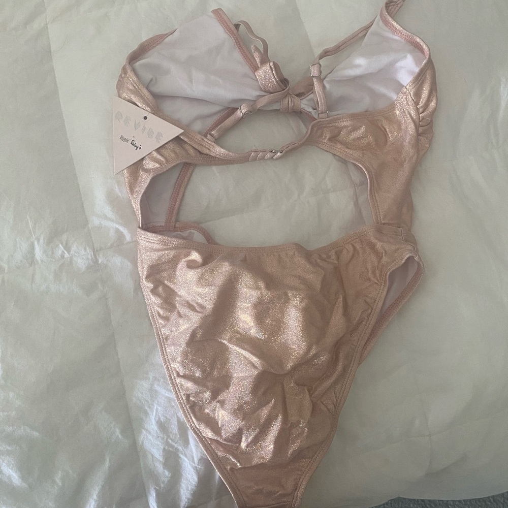 Pink swimsuit - Picture 2 of 2